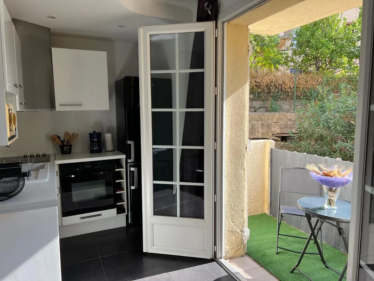 L'appart Isa&Marc T2 avec rez-de-jardin  Bormes-les-Mimosas Apartamento