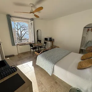 Liege, Vue Au Village De Les Mimosas Appartement